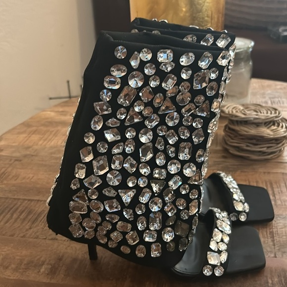 AZALEA WANG STOPPIN THE WHOLE SHOW STILETTO SANDAL IN BLACK - Picture 4 of 6